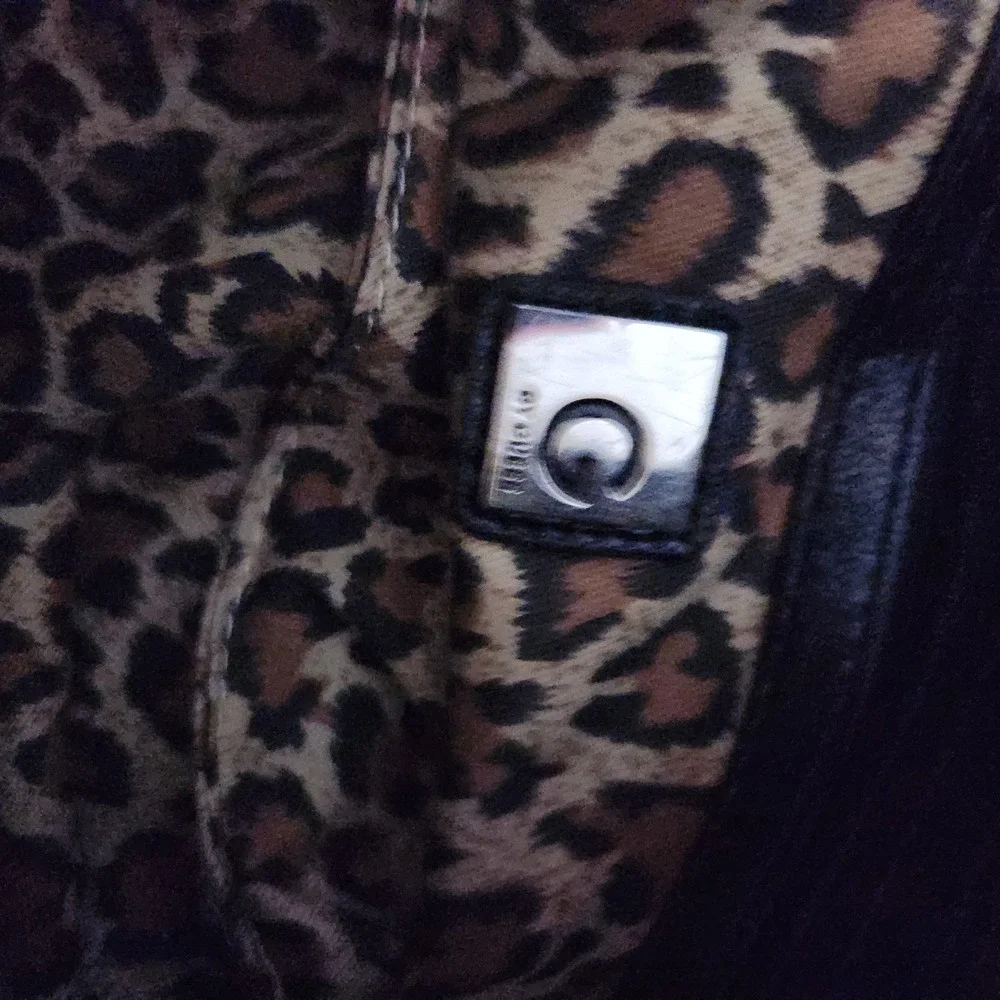G by GUESS‎ Gray Crocodile Embossed Satchel Bag Silver Hardware Leopard Lining